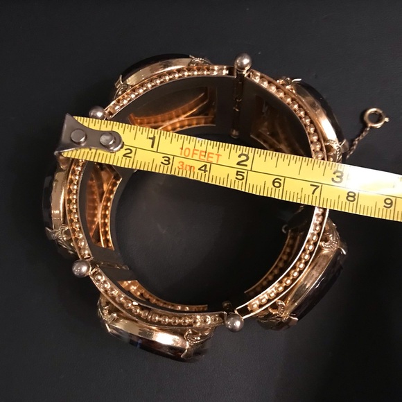 Siam Dancer Itaglios Heavy Goldtone Bracelet - Picture 7 of 12